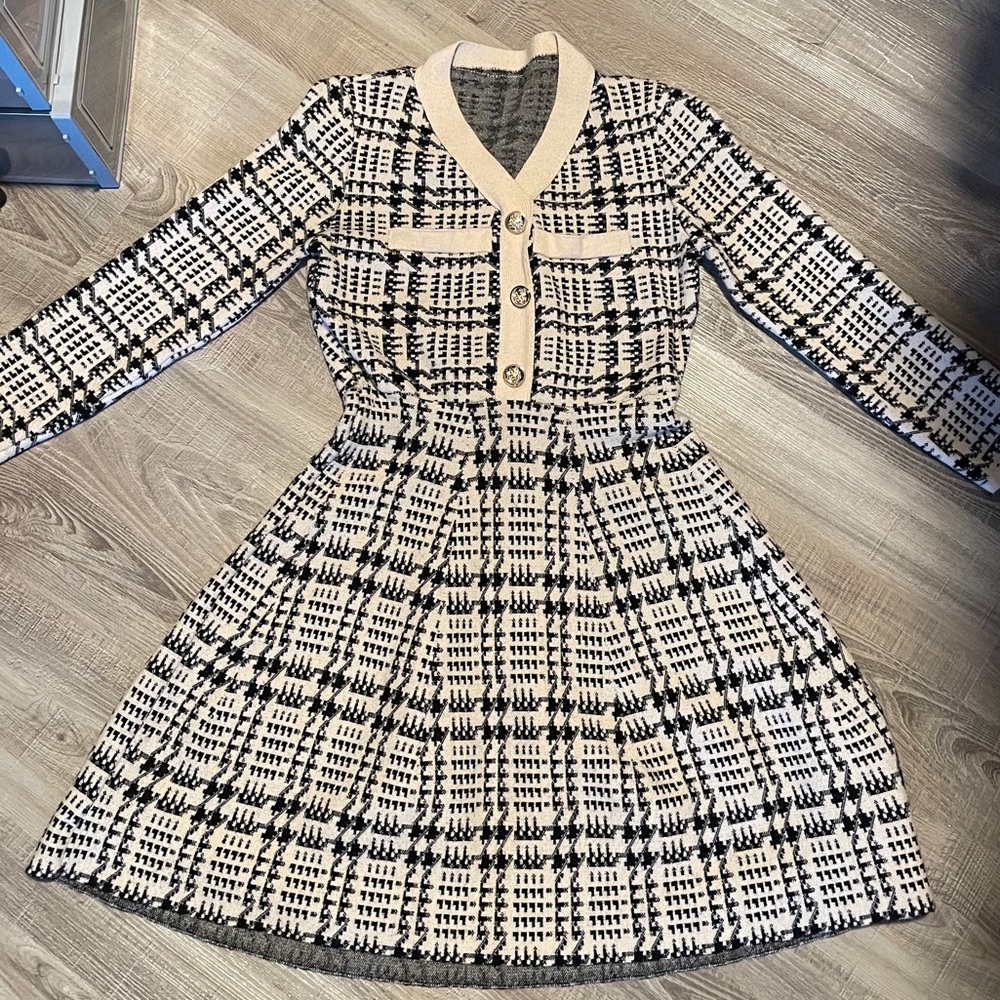 Nude/Black Women’s Dress